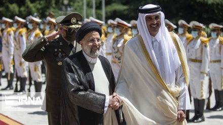 Iran, visita dell’emiro del Qatar inizio della fine della crisi regionale