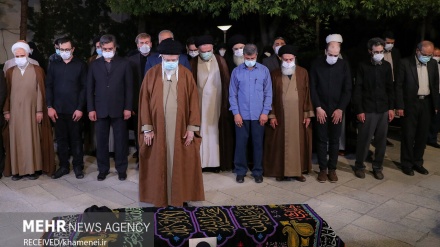 Ali Məğminə Rəhbəri bə Huccətul-İslam vəlmuslimin Fatiminiya cənozə nımoj handey