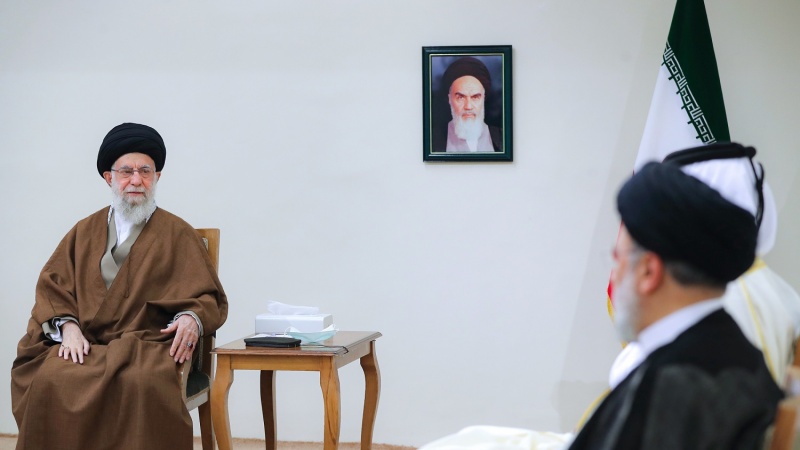 Iran, Leader supremo riceve l'emiro del Qatar 