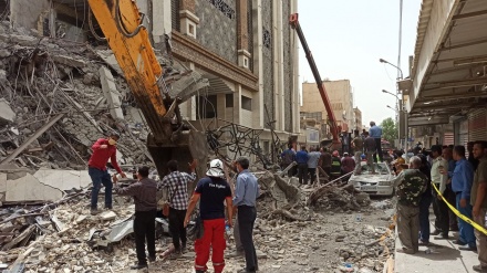 伊朗阿巴丹一座10层在建楼房倒塌 事故造成11死32伤