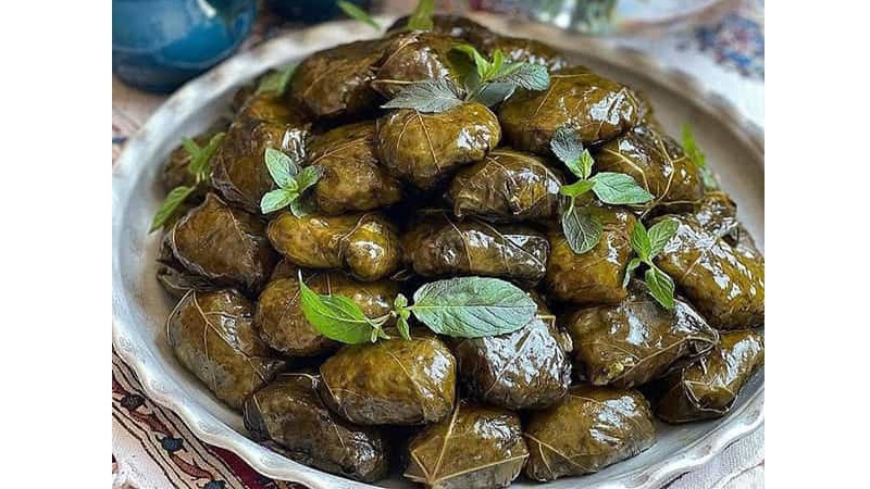 Dolmeh Barge mo, makanan khas Provinsi Azerbaijan Iran