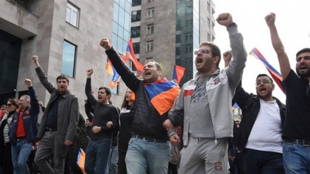 Ermenistan Başbakanı'na yönelik protestolar sürüyor