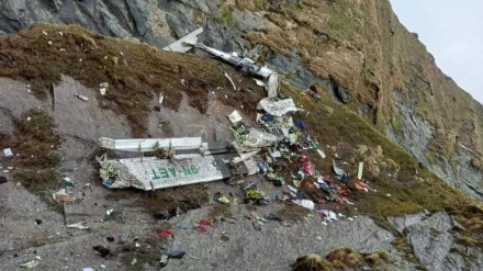 墜落したネパール旅客機の残骸が発見