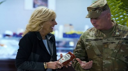 Cosa ha portato Jill Biden alle truppe USA in Romania?