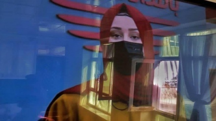طالبان زنان مجری تلویزیون را به استفاده از ماسک واداشت