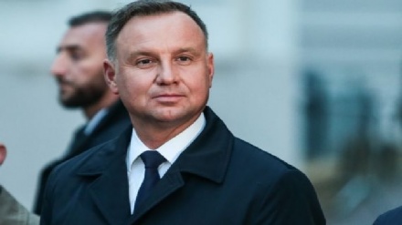 נשיא פולין תקף את מקרון ושולץ