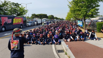 South Korean truckers broaden strike, curtain semiconductor production