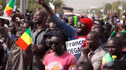 Mali: Barkhane bombardée!