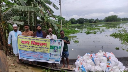 কুলাউড়ায় বন্যার্তদের মাঝে ওরাইসন চ্যারিটেবল ট্রাস্টের ত্রাণ বিতরণ