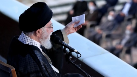 رهبر معظم انقلاب: دشمنان نخواهند توانست ملت ایران را مقابل نظام اسلامی قرار دهند 
