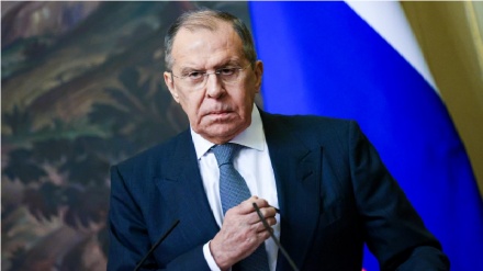 Lavrov: UE e NATO sembrano voler formare un blocco per la guerra con la Russia