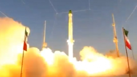Iran Uji Coba Roket Pengangkut Satelit Zuljanah untuk Kedua Kalinya