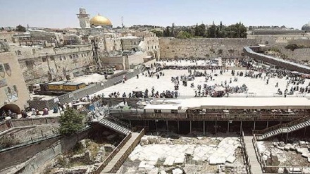 Hamas calls for immediate halt to Israeli excavations at al-Aqsa Mosque