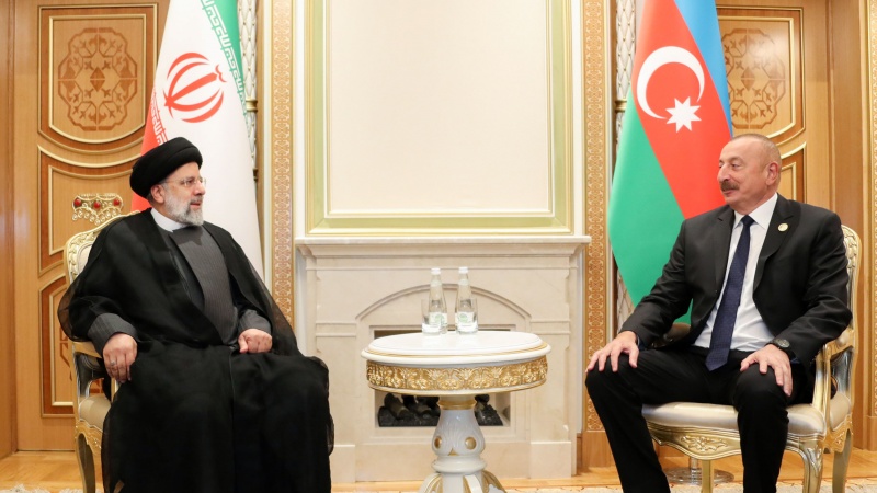 Presiden RII Sayid Ebrahim Raisi bertemu Presiden Azerbaijan, Ilham Aliyev di Ashgabat, Rabu (29/6/2022).