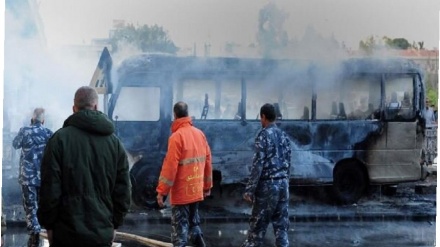 Rakka'da  Suriye askeri otobüsüne bombalı saldırı yapıldı