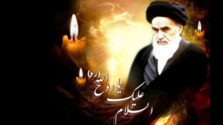 Iranians mark passing away anniversary of Imam Khomeini 