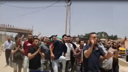 حمله نظامیان صهیونیست به تشییع کنندگان پیکر خبرنگار فلسطینی