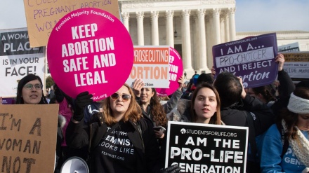 米で、中絶法廃止をめぐり数百万人規模のデモ実施