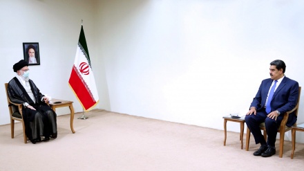 イラン最高指導者、「米の圧力に打ち克つ唯一の道は抵抗」