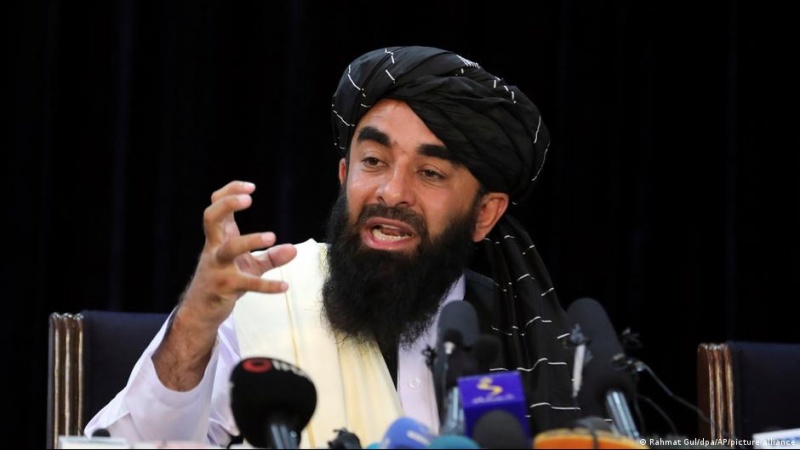 طالبان: آمریکا با دارایی‌های افغانستان برخورد سیاسی نکند