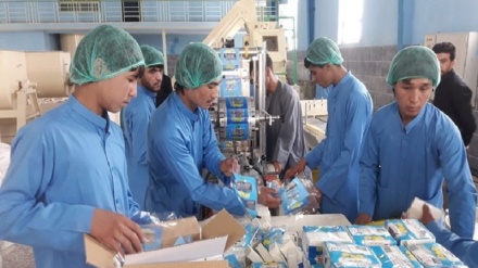 تاکید وزیر صنعت طالبان بر برخورد با واردات کالاهای مشابه تولید داخل