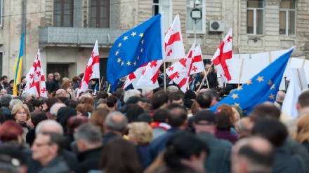 Georgia, decine di migliaia in piazza per adesione a Ue