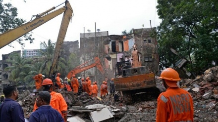 印ムンバイでモンスーンの大雨により建物倒壊、19人死亡 