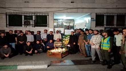 İran'lı öğrenciler Afgan depremzedelerin dertlerini paylaştı