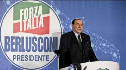 Italia, Berlusconi torna in campo: fra 8 mesi Fi sopra 20%