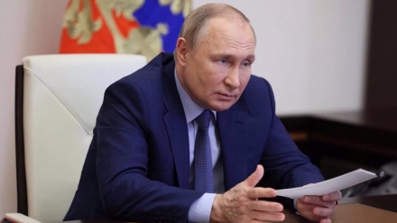 Putin: 'Russia non si farà circondare'