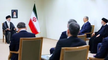 Leader supremo incontra presidente kazako Tokayevi + FOTO