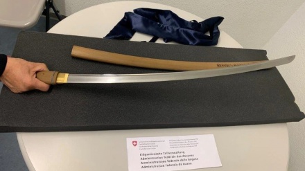 スイスで、密輸された室町時代の日本刀を押収