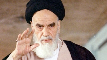 L’Imam Khomeini, il 33esimo anniverasio della dipartita