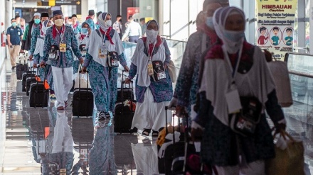 Karvani i parë i haxhinjve mbërriti në Arabinë Saudite për ceremoninë e Haxhit