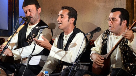 イラン北部マーザンダラーン州の諸民族の郷土音楽 （２）；キャトゥーリー歌唱曲