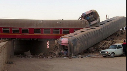 خروج قطار مسافربری طبس - یزد از ریل، 10 نفر جان باختند