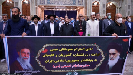 יהודי איראן הצדיעו למחולל המהפכה האסלאמית אייתאללה חומייני