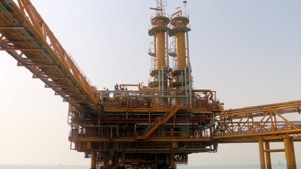 制裁の継続にもかかわらず、イラン産油量の減少が3年ぶりに歯止め