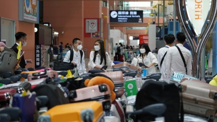 日本が外国人観光客の受け入れ再開、松野官房長官「地域経済活性化に期待」