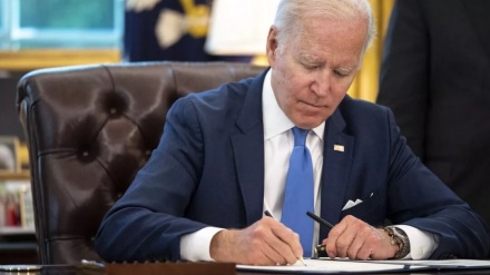 Präsident Biden unterzeichnet Kongressbeschluss über Verschärfung des Waffenbesitzes