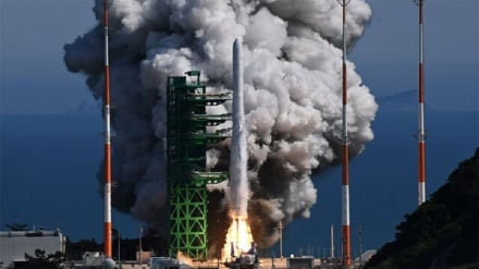 韓国初の国産ロケット打ち上げ成功、衛星の軌道投入目指す