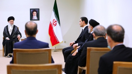 伊斯兰革命最高领袖会见土库曼斯坦总统：深化双边关系符合两国利益
