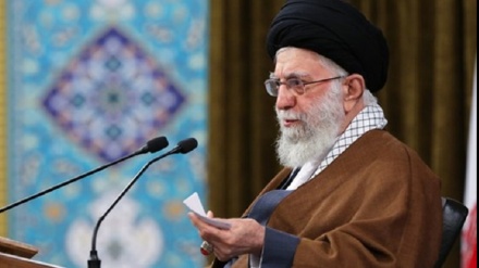 Ayatullah Khamenei Memulai Pidato Memperingati Haul Imam Khomeini