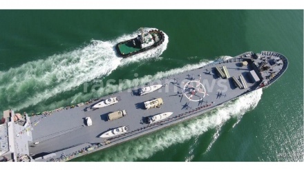 Iran, la portaelicotteri ‘Haj Qassem Soleimani‘ presto entrerà nella Marina