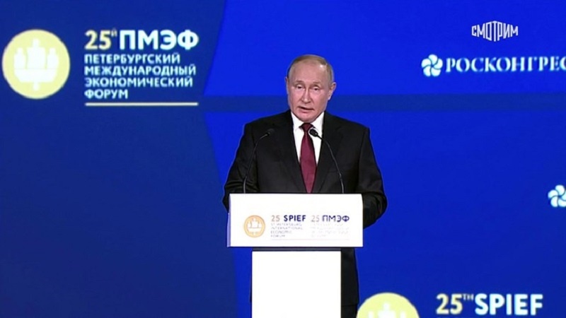 Putin: le sanzioni occidentali contro Russia sono folli