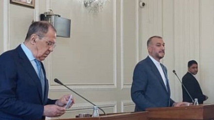 Əmir Əbdullahiyan: umidemon heste de Amerkə bə qıləy real təvafuği bırəsəmon.