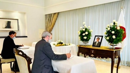イランの政府関係者複数名が、日本大使館での安倍元首相逝去に関する弔問記帳に参加