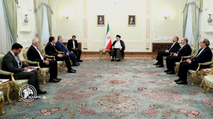 Raisi: Militer Suriah Penting untuk Mengontrol seluruh Perbatasan