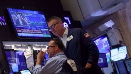  US GDP falls for second straight quarter, stoking recession fears 