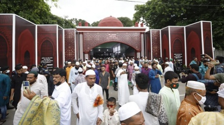 বাংলাদেশে করোনার পর ব্যাপক উৎসাহ আর ত্যাগের মহিমায় চলছে ঈদ উদযাপন